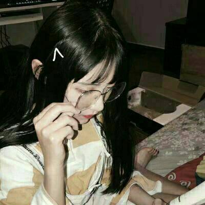 女生戴眼镜气质头像合集 23张高清氛围感美图来啦