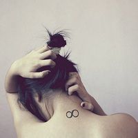 女生部位纹身头像合集！17张好看的女生身体纹身头像精选