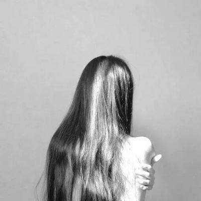 30张超飒女生黑白头像 冷酷霸气感拉满