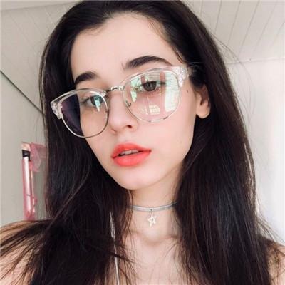 15张高清好看的欧美女生微信头像合集