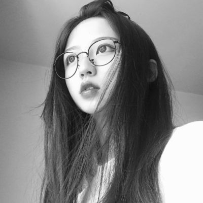 气质拉满！17张高清黑白女生微信头像精选