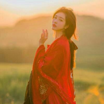 18张高清真人古风红衣女生QQ头像合集