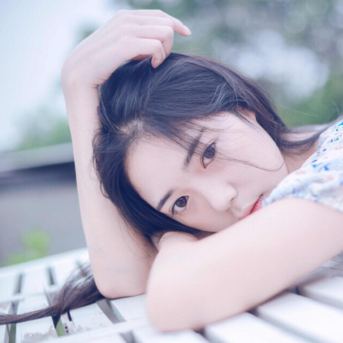 眼神迷离的女生单张头像来啦