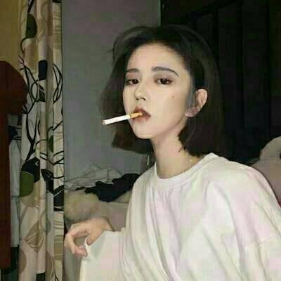 霸气拽酷！11张女生抽烟高清头像合集