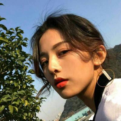 女生酷酷的高清头像合集 33张好看的酷感女生头像