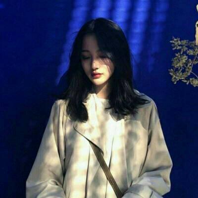 21张氛围感拉满！成熟女生忧郁眼神头像合集