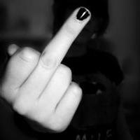 女生竖中指鄙视头像合集 9张霸气个性女生头像