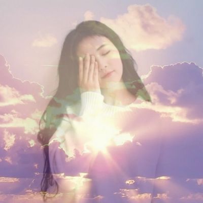 虚影模糊的伤感女生头像 共12张素材分享
