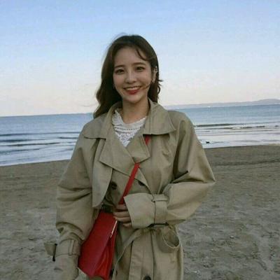 19张高清好看的女生海边头像合集