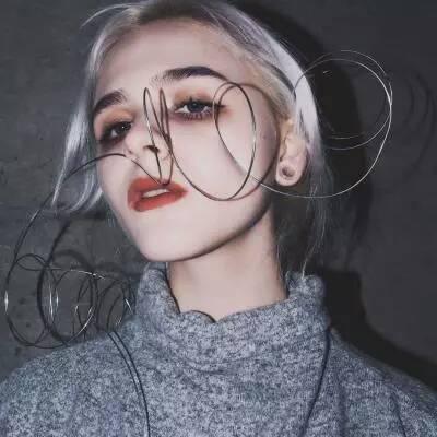 17张高清欧美范儿女生微信头像 氛围感拉满