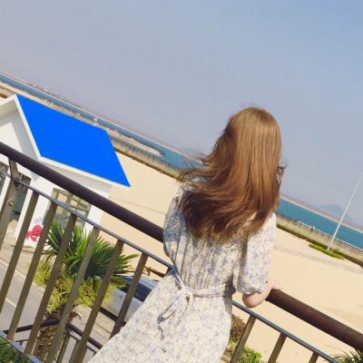 15张氛围感拉满的小清新女生背影头像