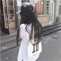 27张超飒女生戴帽背影头像 当下超流行的霸气款