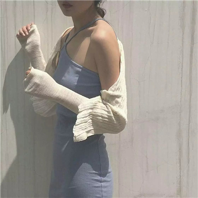 22张高清露肩性感女生头像 好看的女生头像合集