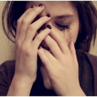 21张emo哭脸女生头像 戳中崩溃瞬间的伤感流泪头像