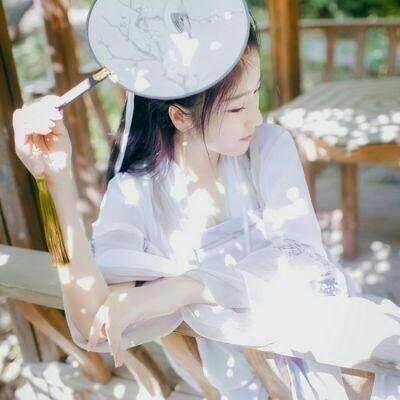 11张氛围感拉满的古风女生头像 每一张都美到心坎里