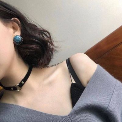 31张酷感露肩女生部位头像 高清无水印直接用