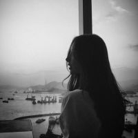 34张黑白伤感女生QQ头像 藏在黑白色里的满屏情绪