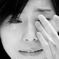 23张黑白女生流泪伤感头像 把难过藏在画面里