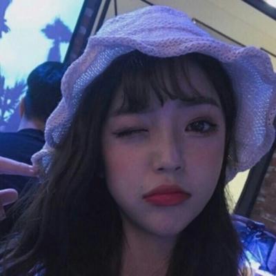 21张高清女生唯美时尚头像 氛围感拉满