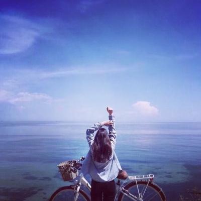 17张高清有气质的唯美女生背影头像