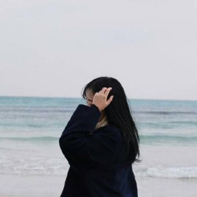 17张高清唯美女生背影头像 适合当头像的氛围感美图