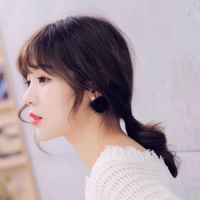 35张高清无水印清新美女微信头像 适合女生用的头像合集