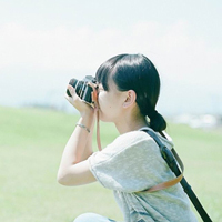 57张女生拿相机的唯美QQ头像合集