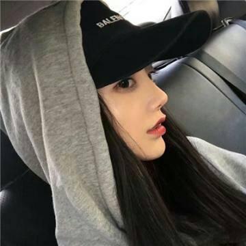 12张高清伤感非主流女生微信头像 氛围感拉满