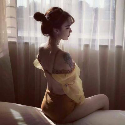 微信女生真实头像 25张高清撩人真人女生头像合集