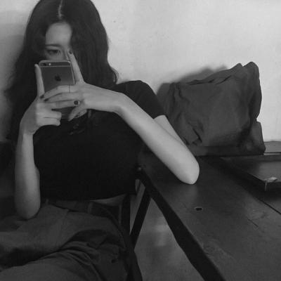 高冷御姐黑白女头像！23张高清好看的头像合集