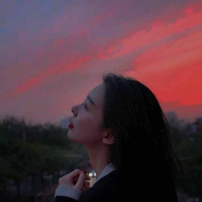 24张QQ女生颓废头像｜带着抽烟喝酒氛围感的失落情绪头像