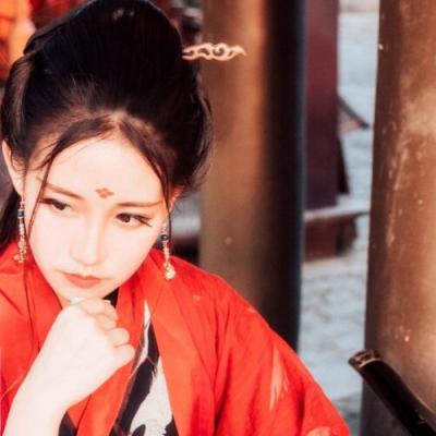 21张高清红衣忧伤古风女生头像 氛围感拉满
