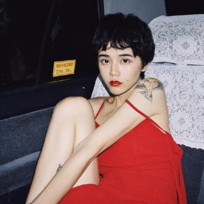 18张高清霸气高冷女生微信头像 直接用超合适