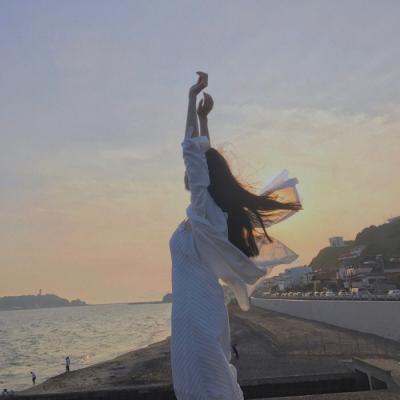 19张高清女生朦胧唯美QQ头像 氛围感拉满