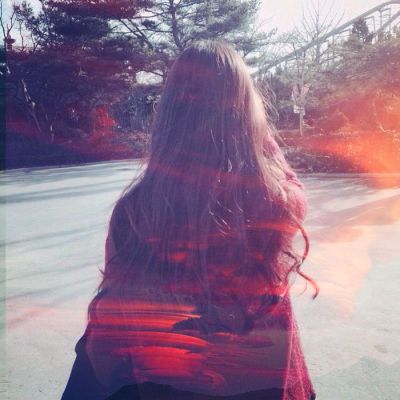 虚影模糊的伤感女生头像 共12张素材分享