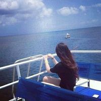 20张盘腿女生背影头像合集 免费下载