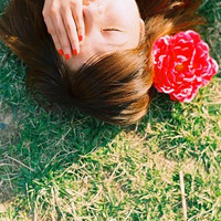 蒙眼女生头像合集！51张唯美伤感风格的女生头像资源