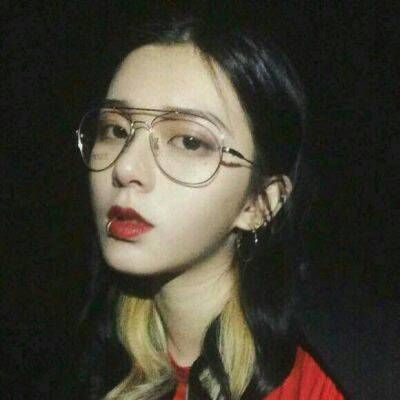 23张高清酷感个性女生头像 个性女孩头像合集