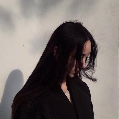 24张高清伤感孤独女生头像合集