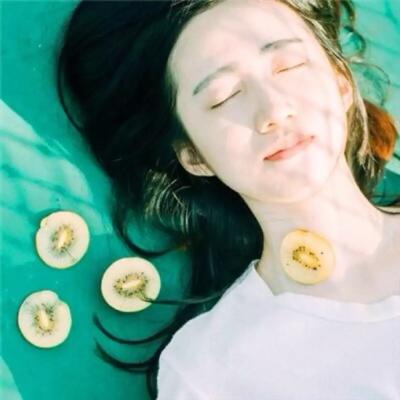 24张高清伤感孤独女生头像合集