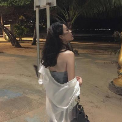 30张高清女生意境背影头像 氛围感拉满的女头合集