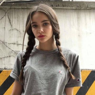 22张高清好看的欧美女生微信头像合集