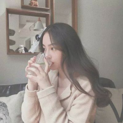 10张高清好看的伤感孤独女生QQ头像精选