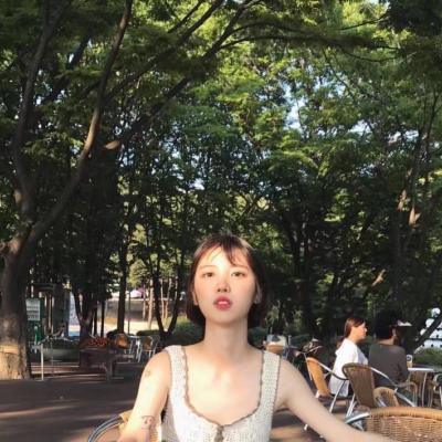 34张高清女生森系头像！清新绿调氛围感拉满