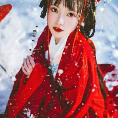 14张高清红衣霸气古风女生真人头像合集