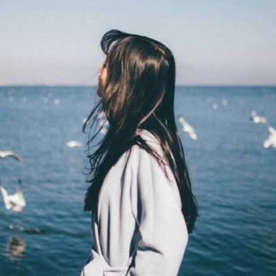 带着大海背景的清新女生QQ头像 10张氛围感拉满
