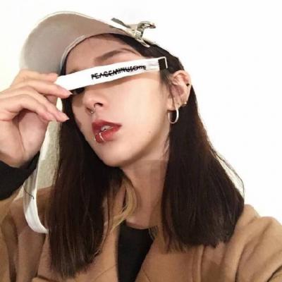 18张高清霸气高冷女生微信头像 直接用超合适