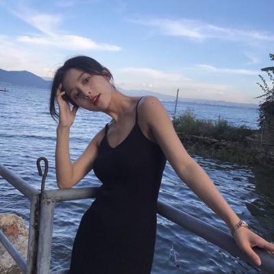 19张高清好看的女生海边头像合集