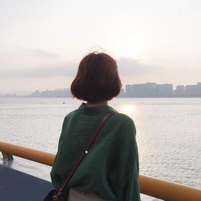 15张氛围感拉满的小清新女生背影头像