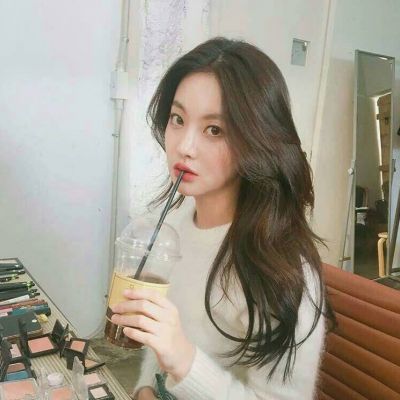 16张高清可爱沉默少女QQ头像 氛围感拉满